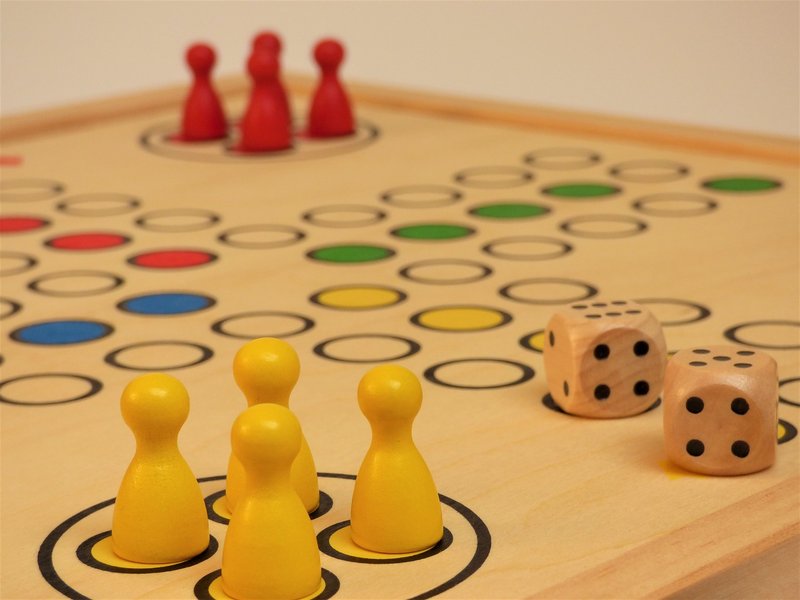 Los juegos de mesa y la atención: lo que ocurre cuando todos miran al mismo sitio