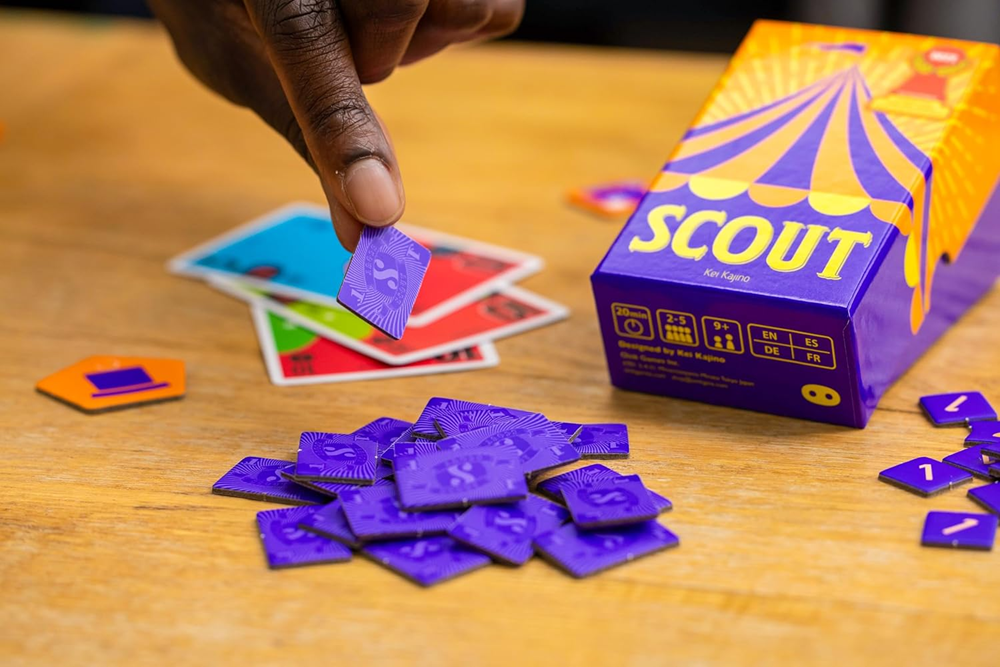 Scout: el juego de cartas que prohibió barajar y convirtió eso en la mecánica principal